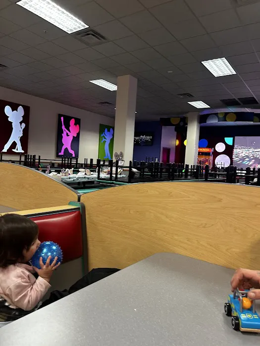 Chuck E. Cheese Picture 7