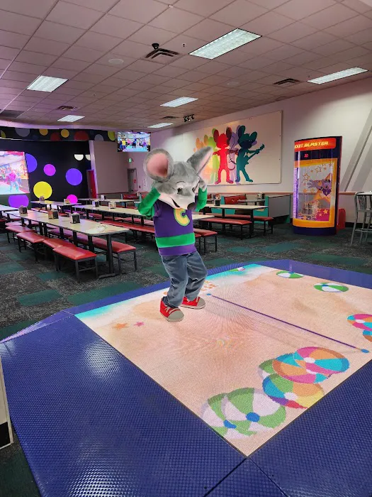 Chuck E. Cheese Picture 9