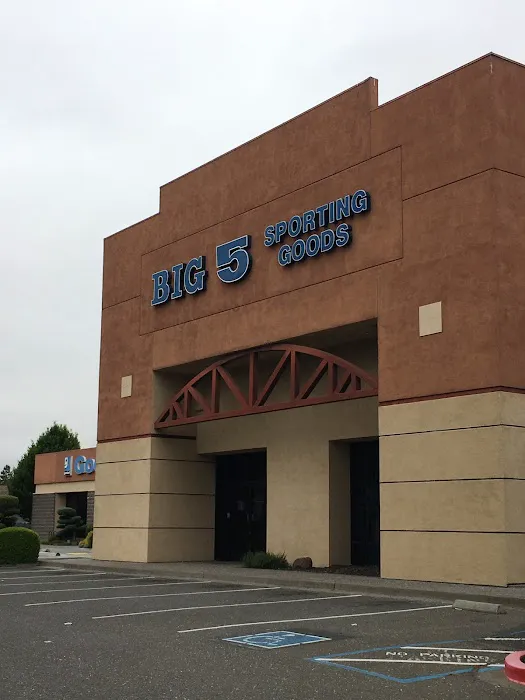 Big 5 Sporting Goods Picture 3