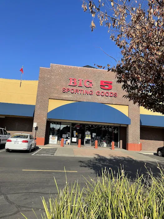 Big 5 Sporting Goods Picture 1