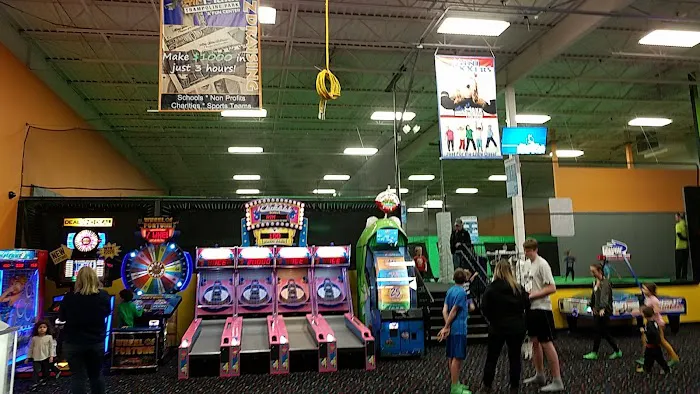 AirMaxx Trampoline Park & Fun Center Picture 2