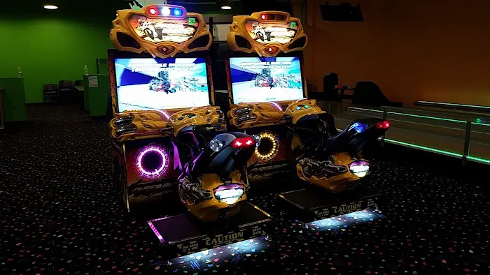 AirMaxx Trampoline Park & Fun Center Picture 6
