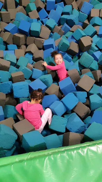 AirMaxx Trampoline Park & Fun Center Picture 8