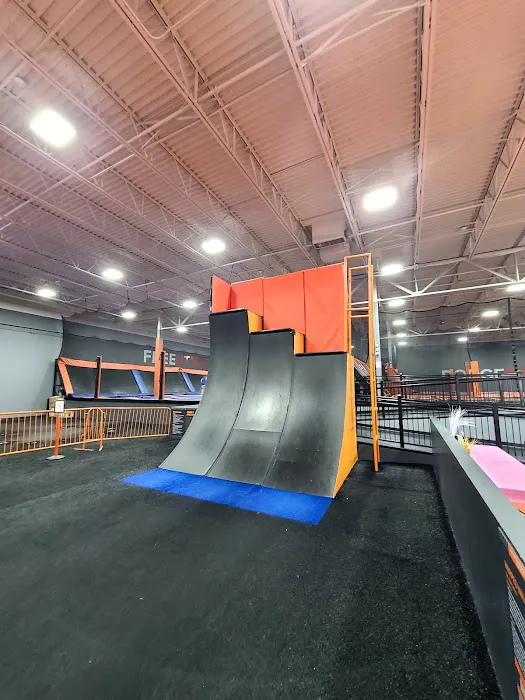 Sky Zone Trampoline Park Picture 4