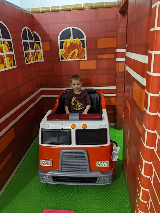 Hudson GNG - Jungle Gym Indoor Playground & 3D Blacklight Mini Golf, Arcade & Event Birthday Party Picture 8