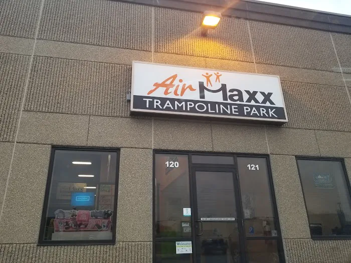AirMaxx Trampoline Park & Warrior Course Picture 6