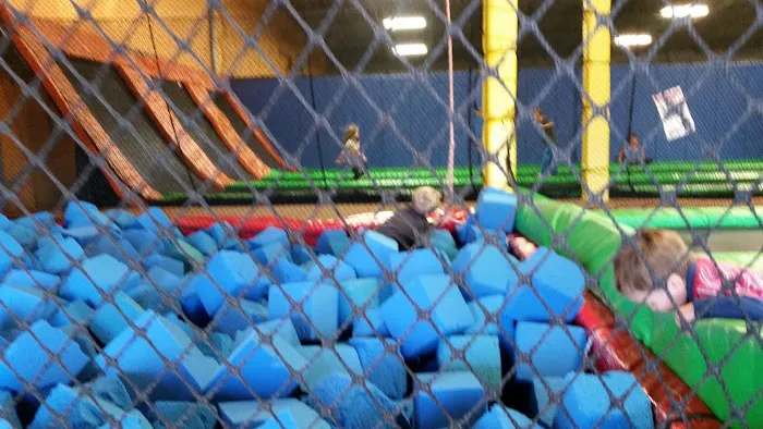 AirMaxx Trampoline Park & Warrior Course Picture 7