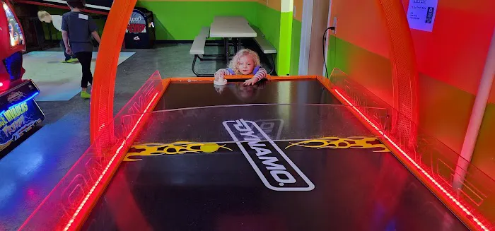 AirMaxx Trampoline Park & Warrior Course Picture 10