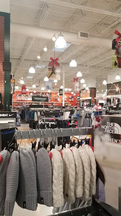 DICK'S Sporting Goods Picture 6