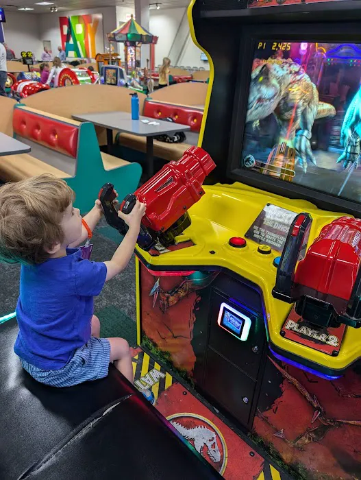 Chuck E. Cheese Picture 10