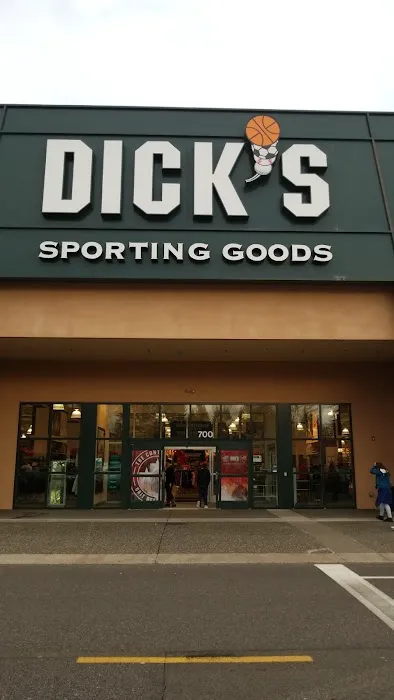 DICK'S Sporting Goods Picture 4