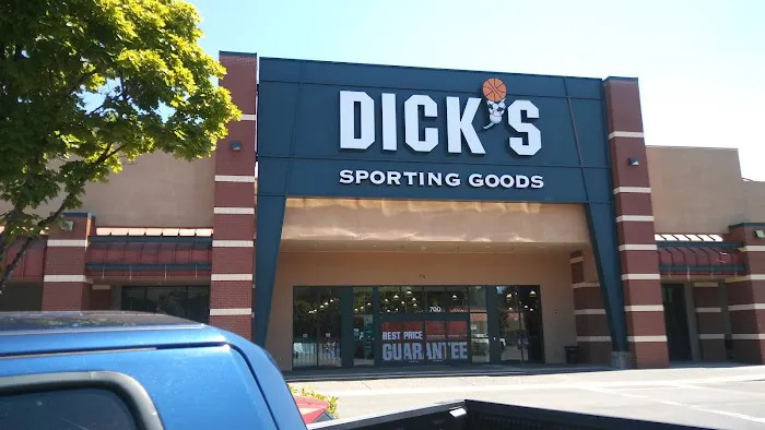 DICK'S Sporting Goods Picture 10