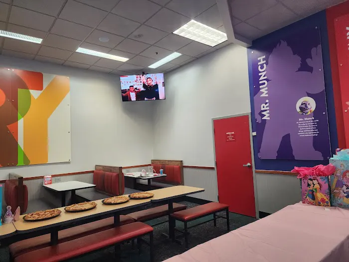 Chuck E. Cheese Picture 9