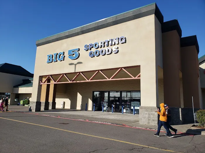 Big 5 Sporting Goods Picture 3