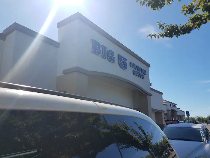 Big 5 Sporting Goods Picture 3