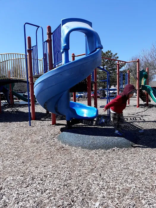 Harlow Park Picture 4