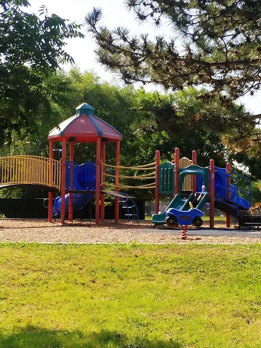 Harlow Park Picture 9
