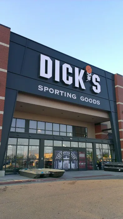 DICK'S Sporting Goods Picture 5