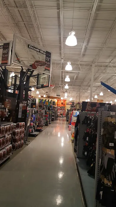 DICK'S Sporting Goods Picture 4