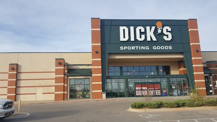 DICK'S Sporting Goods Picture 9