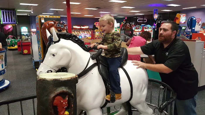 Chuck E. Cheese Picture 6