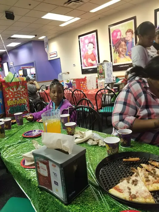 Chuck E. Cheese Picture 8