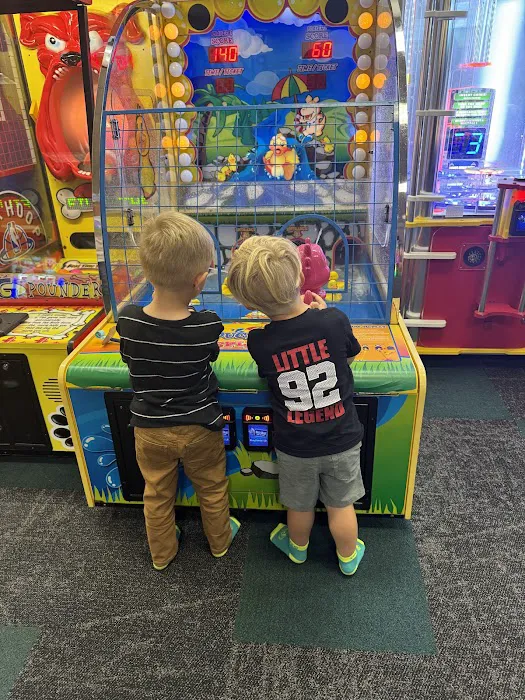 Chuck E. Cheese Picture 5