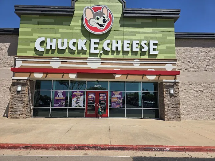 Chuck E. Cheese Picture 8