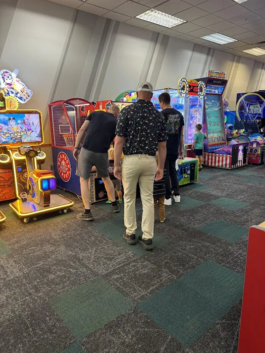 Chuck E. Cheese Picture 4