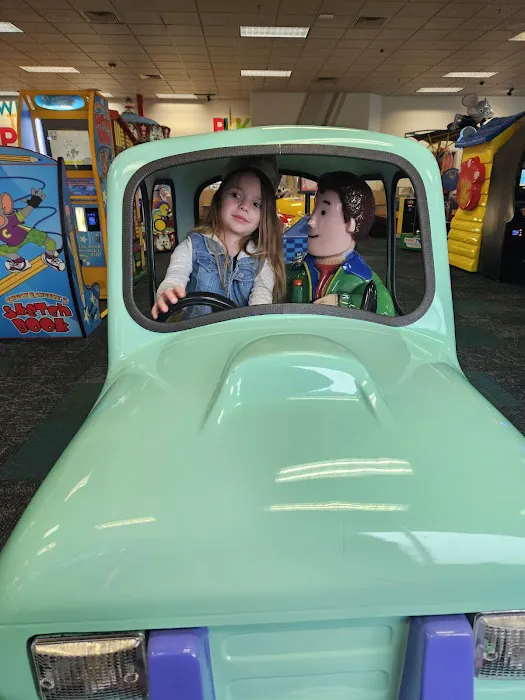 Chuck E. Cheese Picture 9