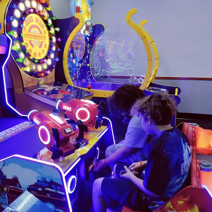 Chuck E. Cheese Picture 10
