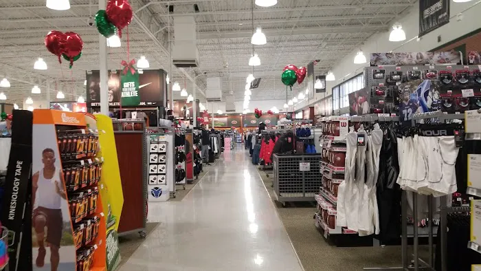 DICK'S Sporting Goods Picture 6