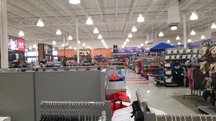DICK'S Sporting Goods Picture 10