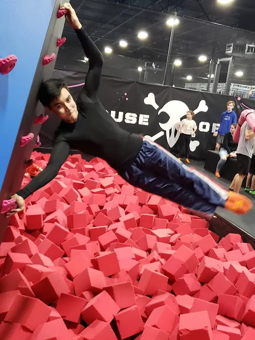 House of Air Trampoline & Ninja Park Picture 1
