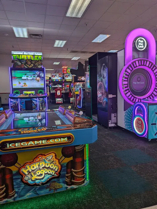 Chuck E. Cheese Picture 4