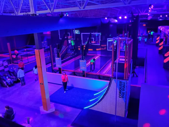 Sky Zone Trampoline Park Picture 4
