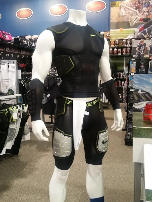 DICK'S Sporting Goods Picture 6