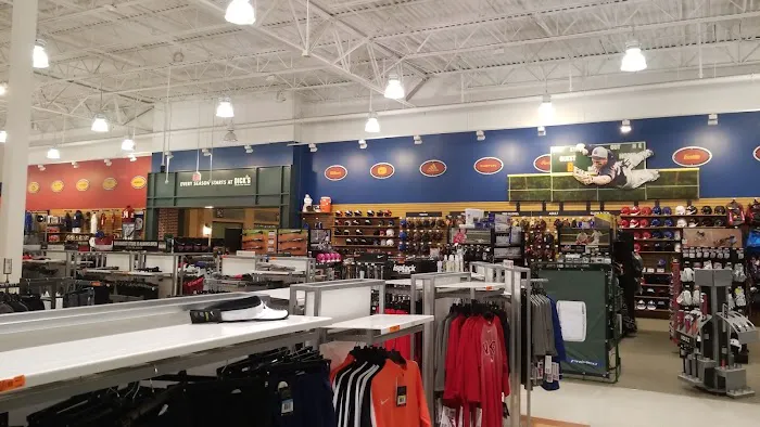 DICK'S Sporting Goods Picture 5