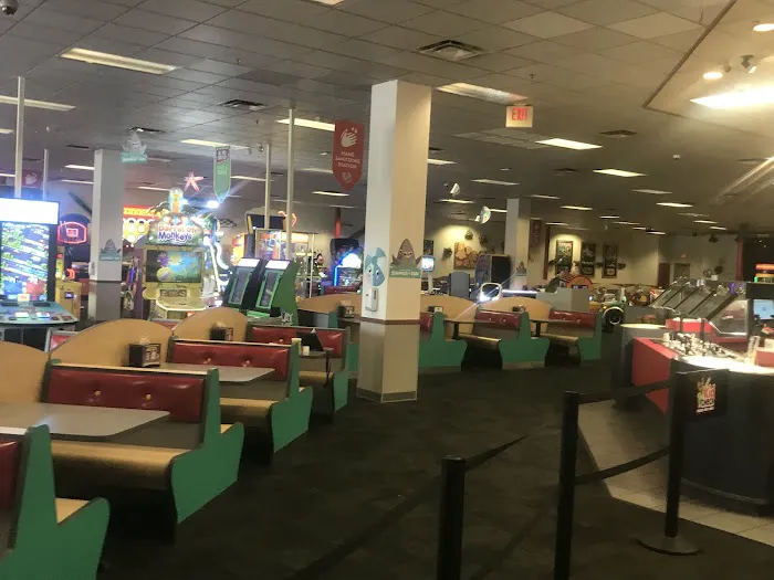 Chuck E. Cheese Picture 9