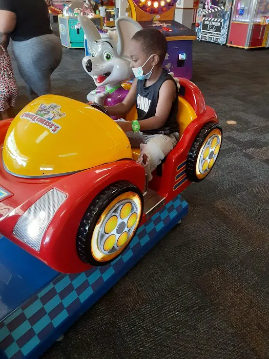 Chuck E. Cheese Picture 6