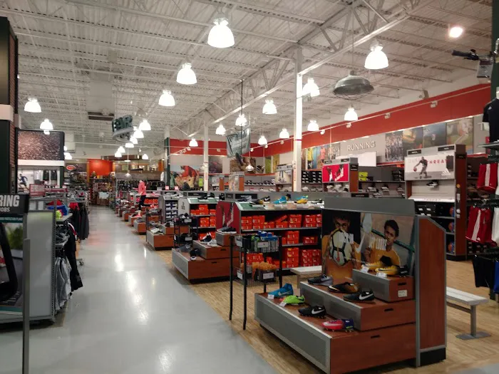 DICK'S Sporting Goods Picture 8
