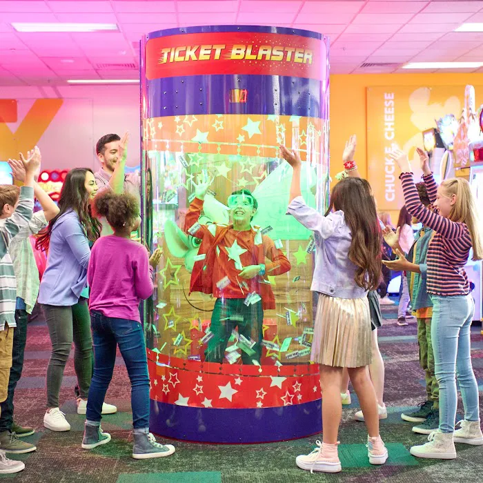 Chuck E. Cheese Picture 5