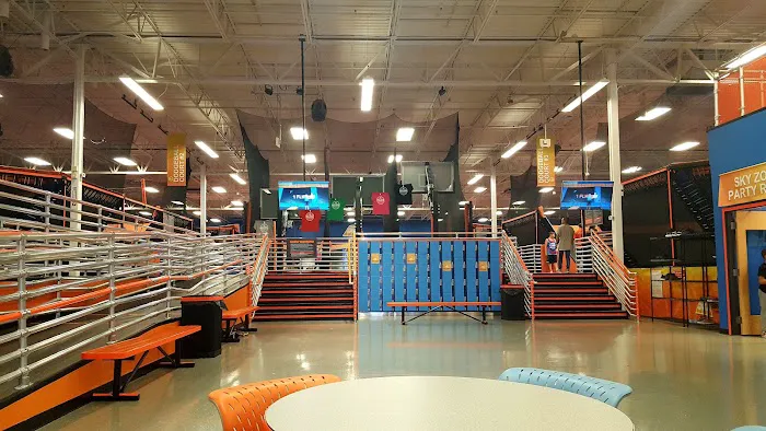 Sky Zone Trampoline Park Picture 4
