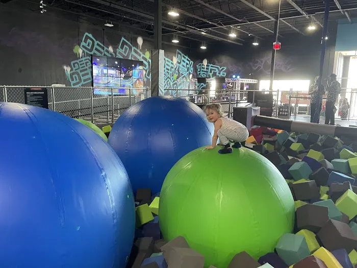Sky Zone Trampoline Park Picture 4