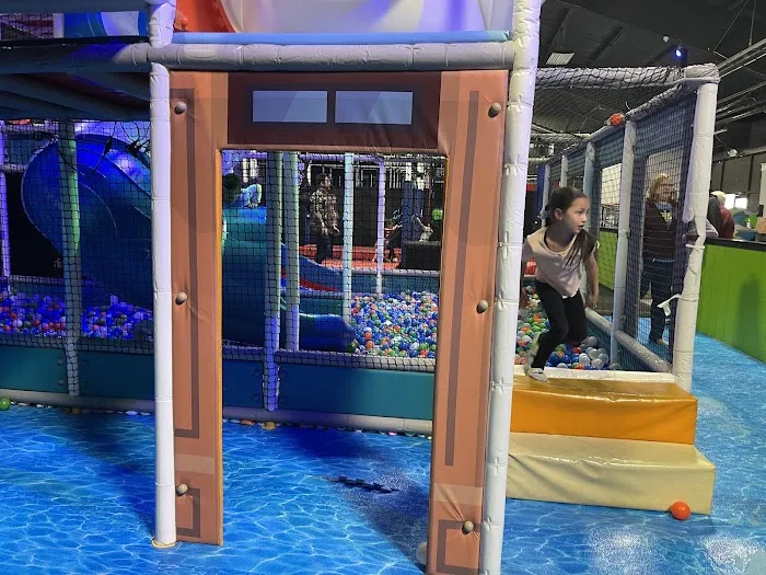 Fly High Trampoline Park Picture 10
