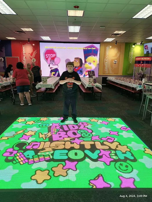 Chuck E. Cheese Picture 5