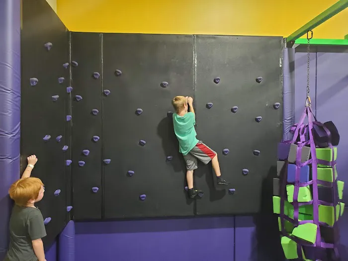 Get Air Trampoline Park Picture 5