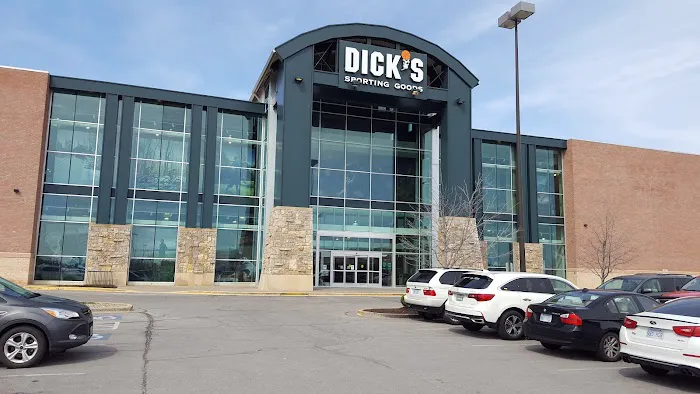 DICK'S Sporting Goods Picture 1