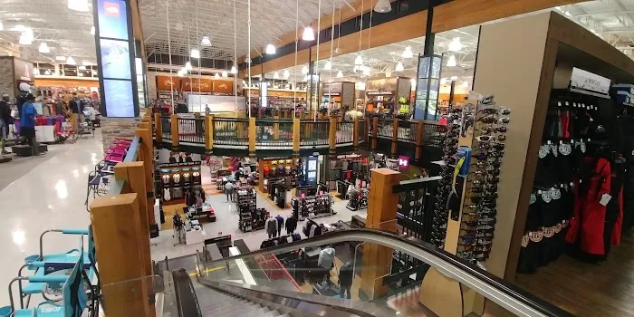DICK'S Sporting Goods Picture 9