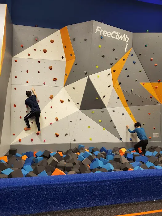 Sky Zone Trampoline Park Picture 4